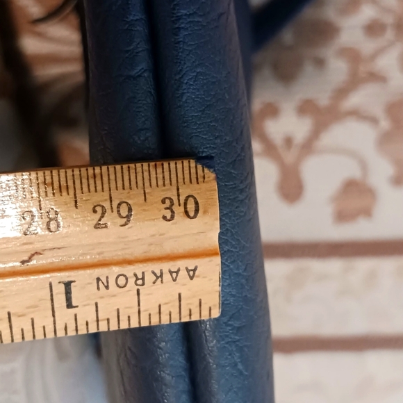 Crossbody Bag Navy Blue EUC - Picture 7 of 14